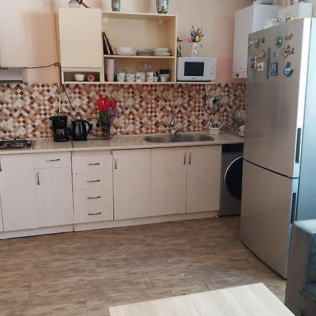 Like Home Guesthouse & Tours Jerevan Exteriör bild