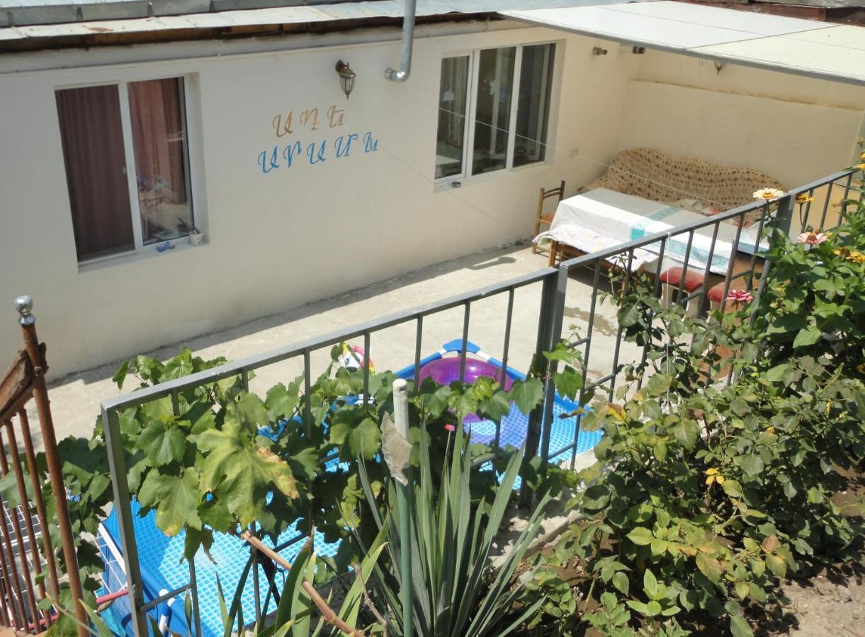 Like Home Guesthouse & Tours Jerevan Exteriör bild