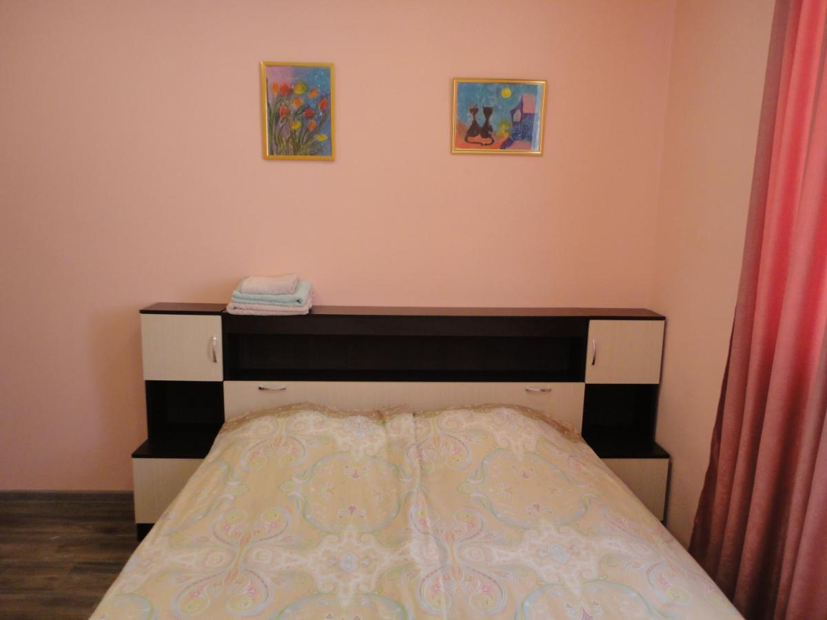 Like Home Guesthouse & Tours Jerevan Exteriör bild