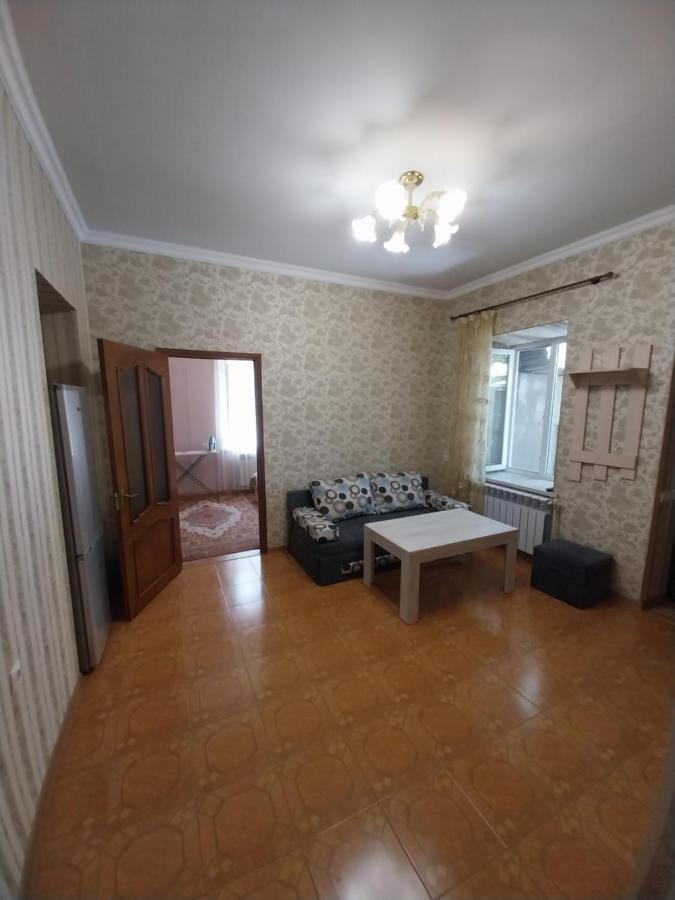 Like Home Guesthouse & Tours Jerevan Exteriör bild